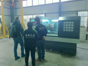 烏克蘭客戶來(lái)公司驗(yàn)收輪轂數(shù)控車床